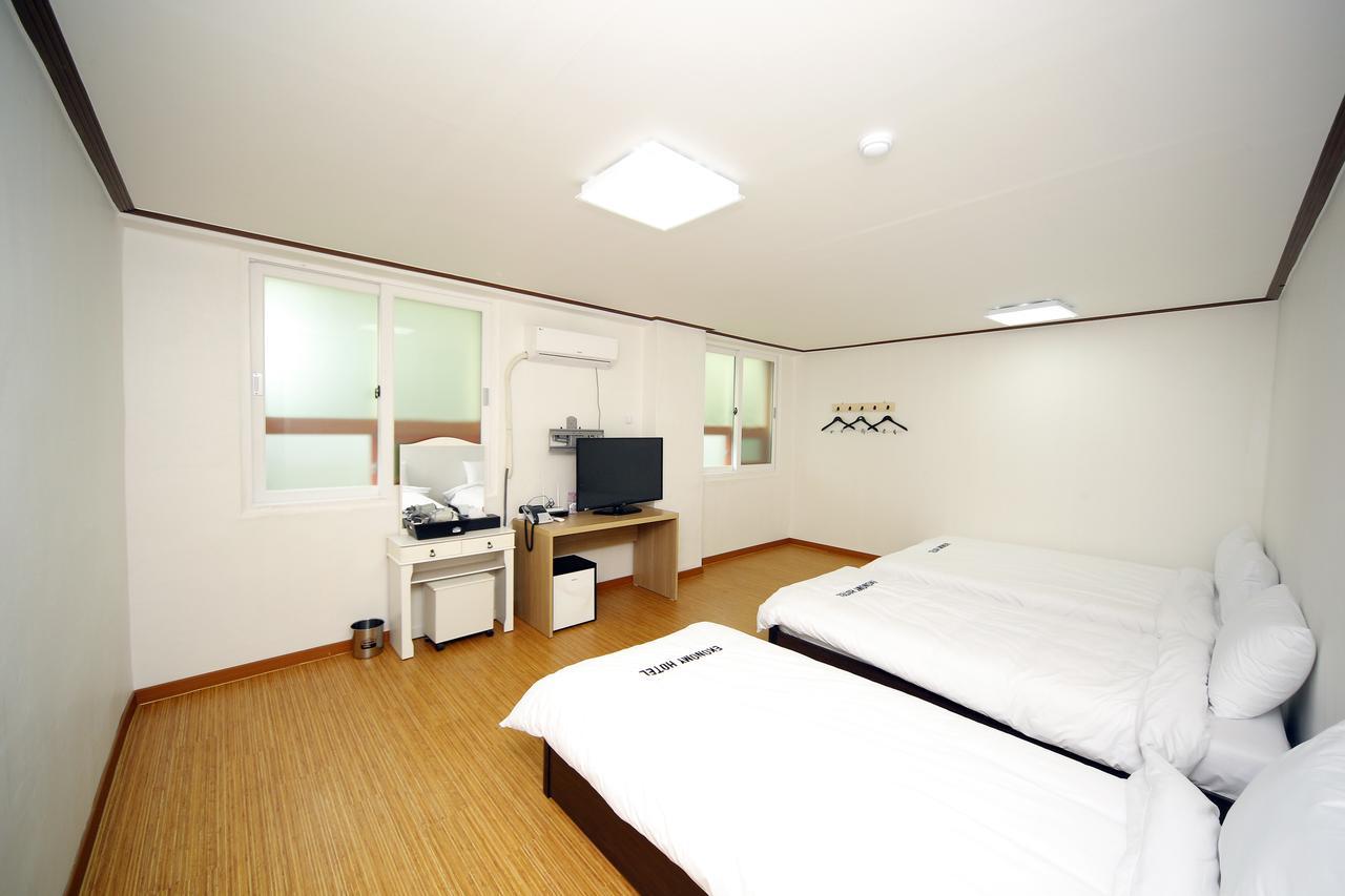 Ekonomy Hotel Mokpo Exterior foto